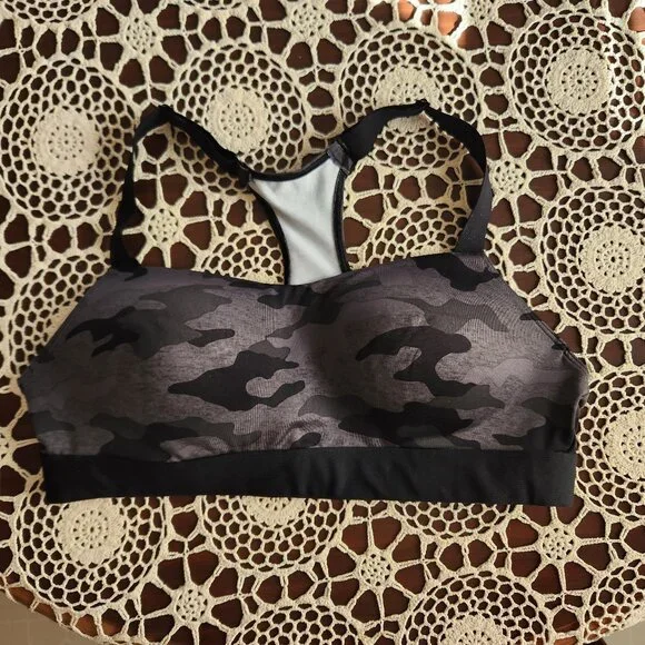 PINK Active Sports Bra - Picture 1 of 4